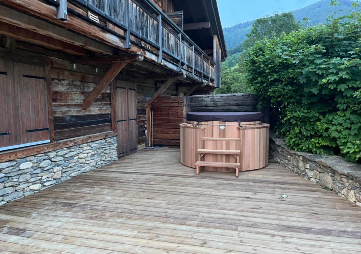 Le Chalet Du Cret - 8 Pers, Tout Confort Avec Jacuzzi Notre-Dame-de-Bellecombe Kültér fotó